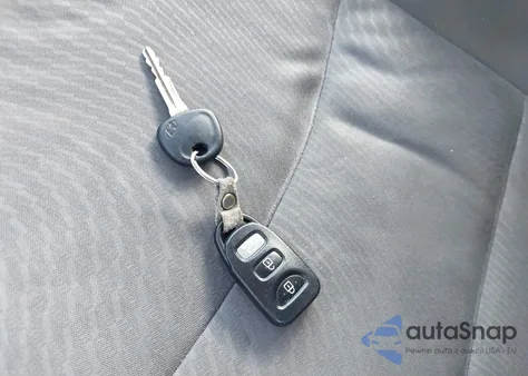 2016 Hyundai Elantra Se z USA, uszkodzony, nr VIN 5NPDH4AE9GH672776